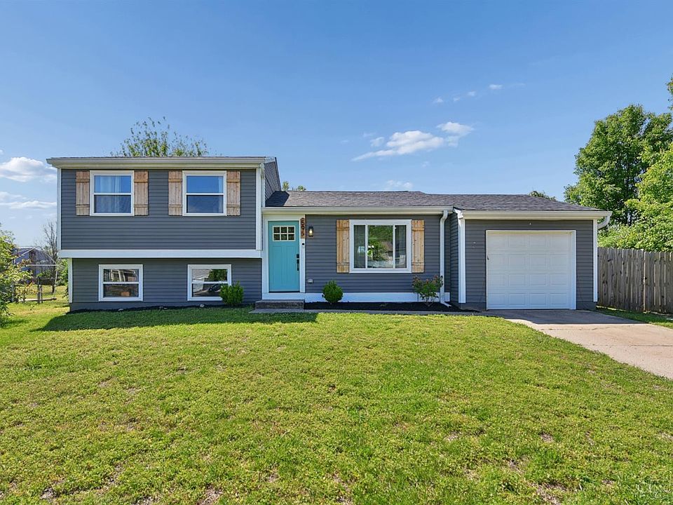 1st image of 595 Deerfield Dr