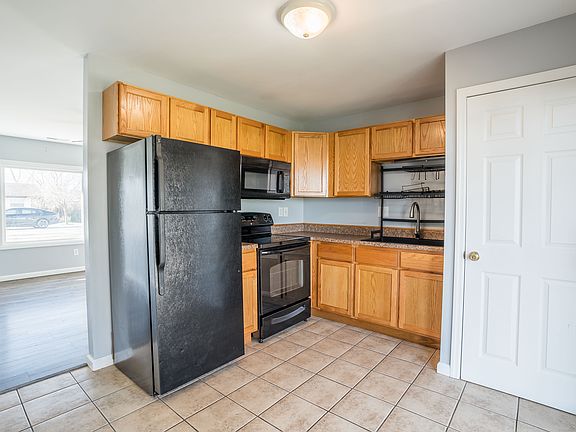 4th image of 2349 Cadie Ave