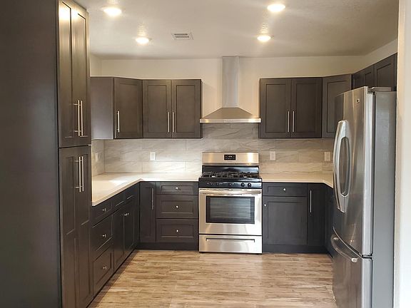 5th image of 237 Moccasin Dr