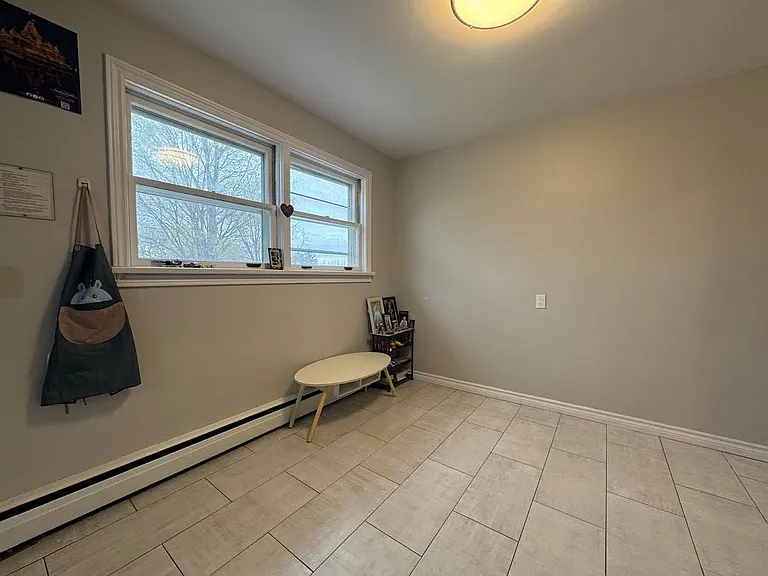 274 Ottawa St S #B — Photo 3