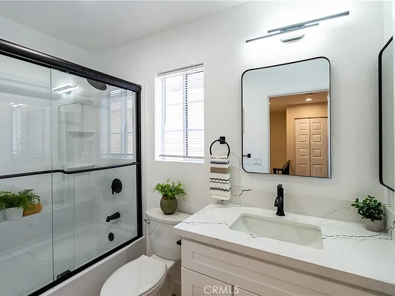 3259 Garden Ln — Photo 11