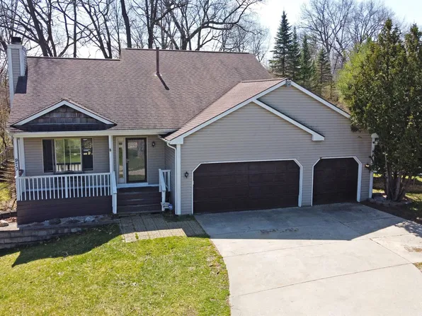 973 N Ortonville Rd, Ortonville, MI 48462