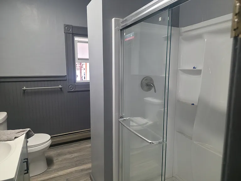 715 Western Ave — Photo 5