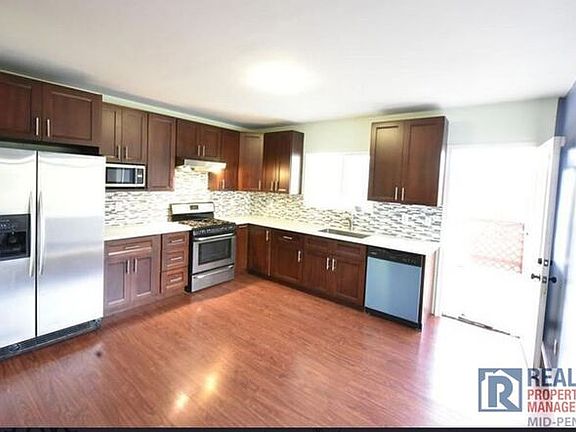 3rd image of 1423 Thomas Ave