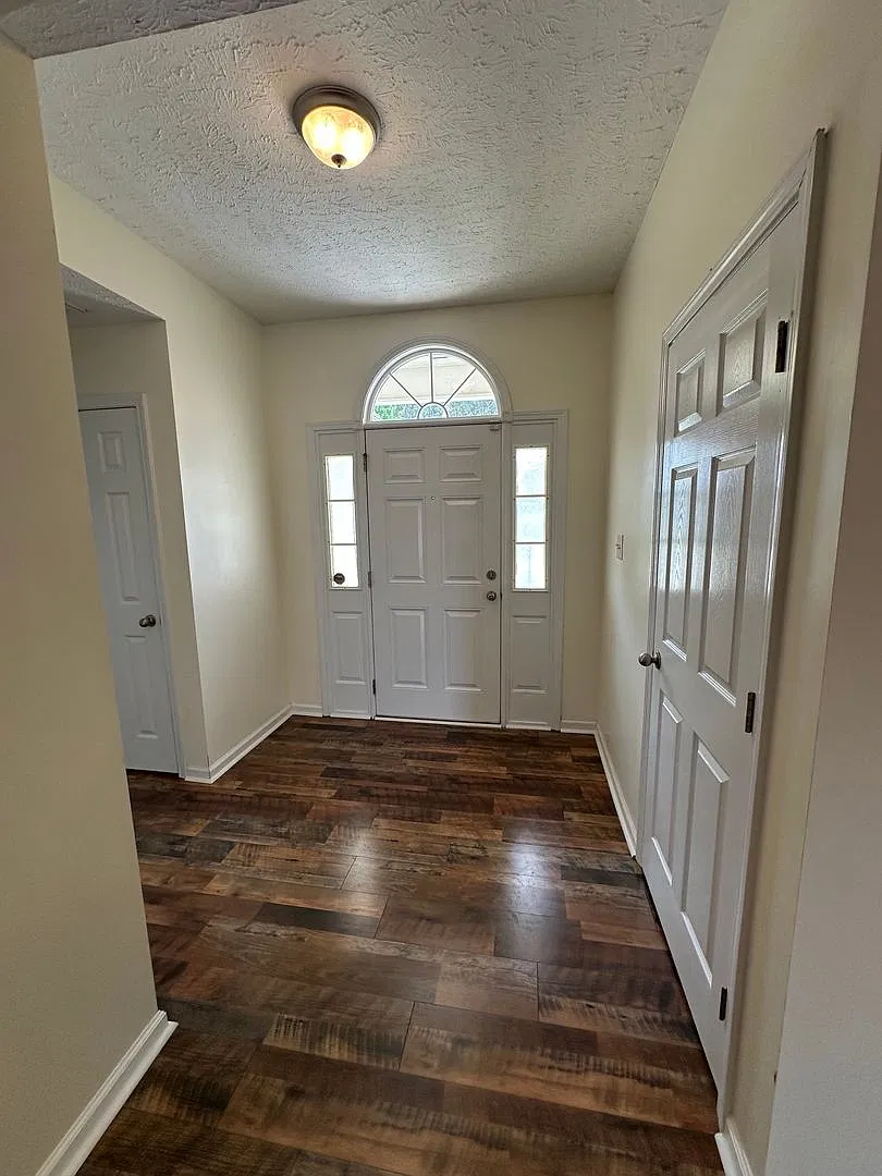 4 bedroom in Westgate! — Photo 4