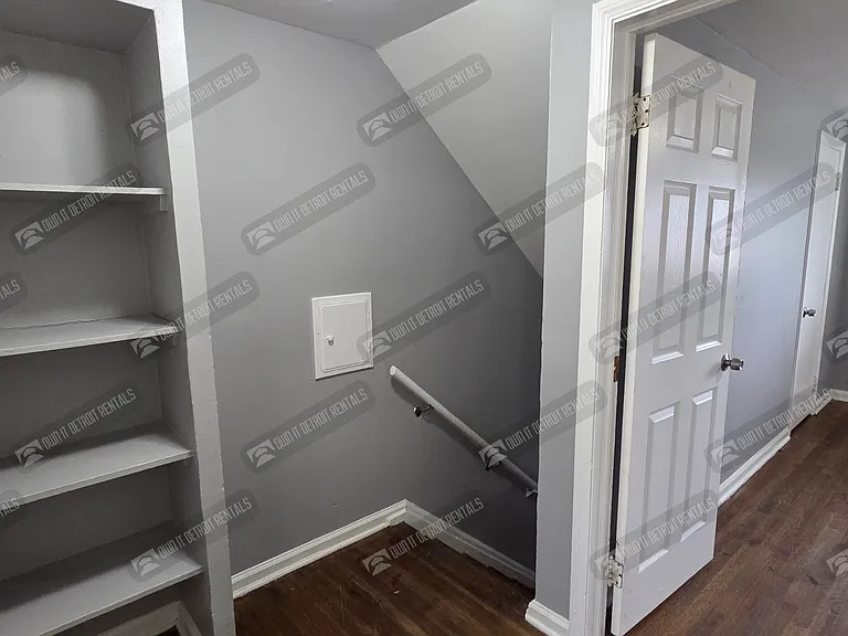 2746 Ewald Cir — Photo 13