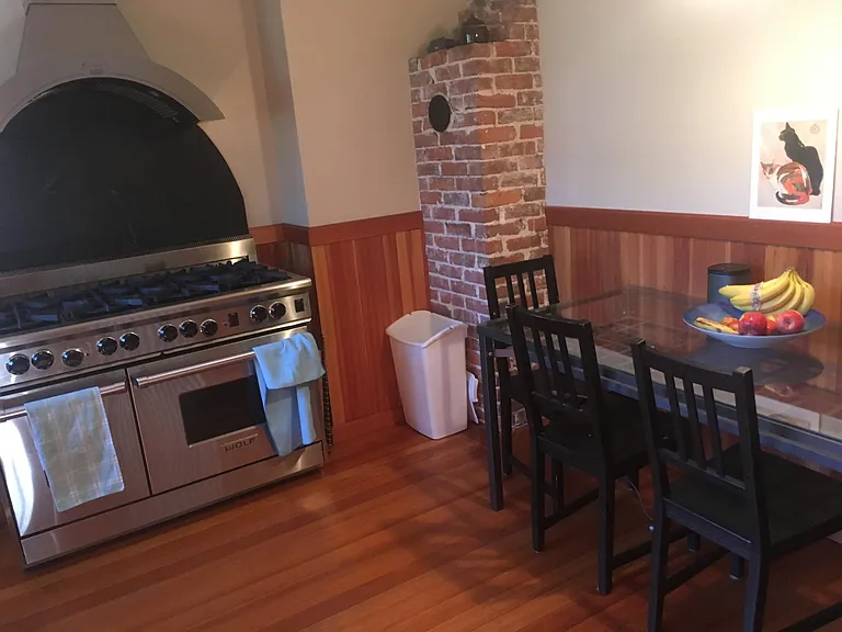 1013 Walnut St — Photo 8