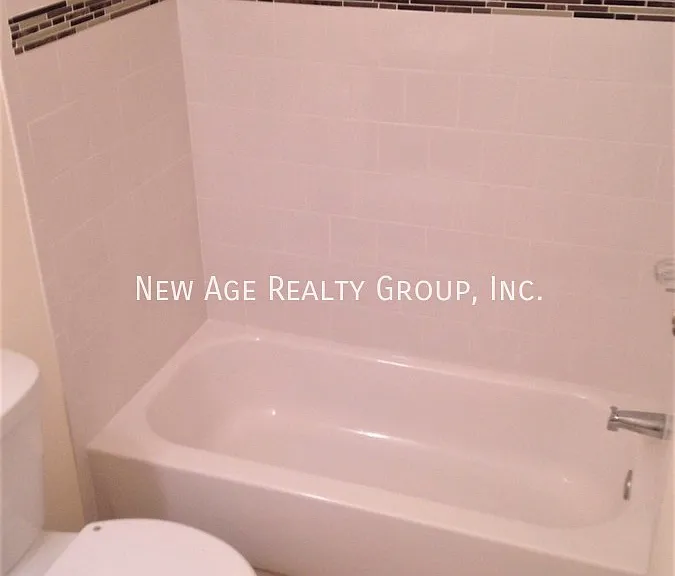 3229 Powelton Ave #2 — Photo 7