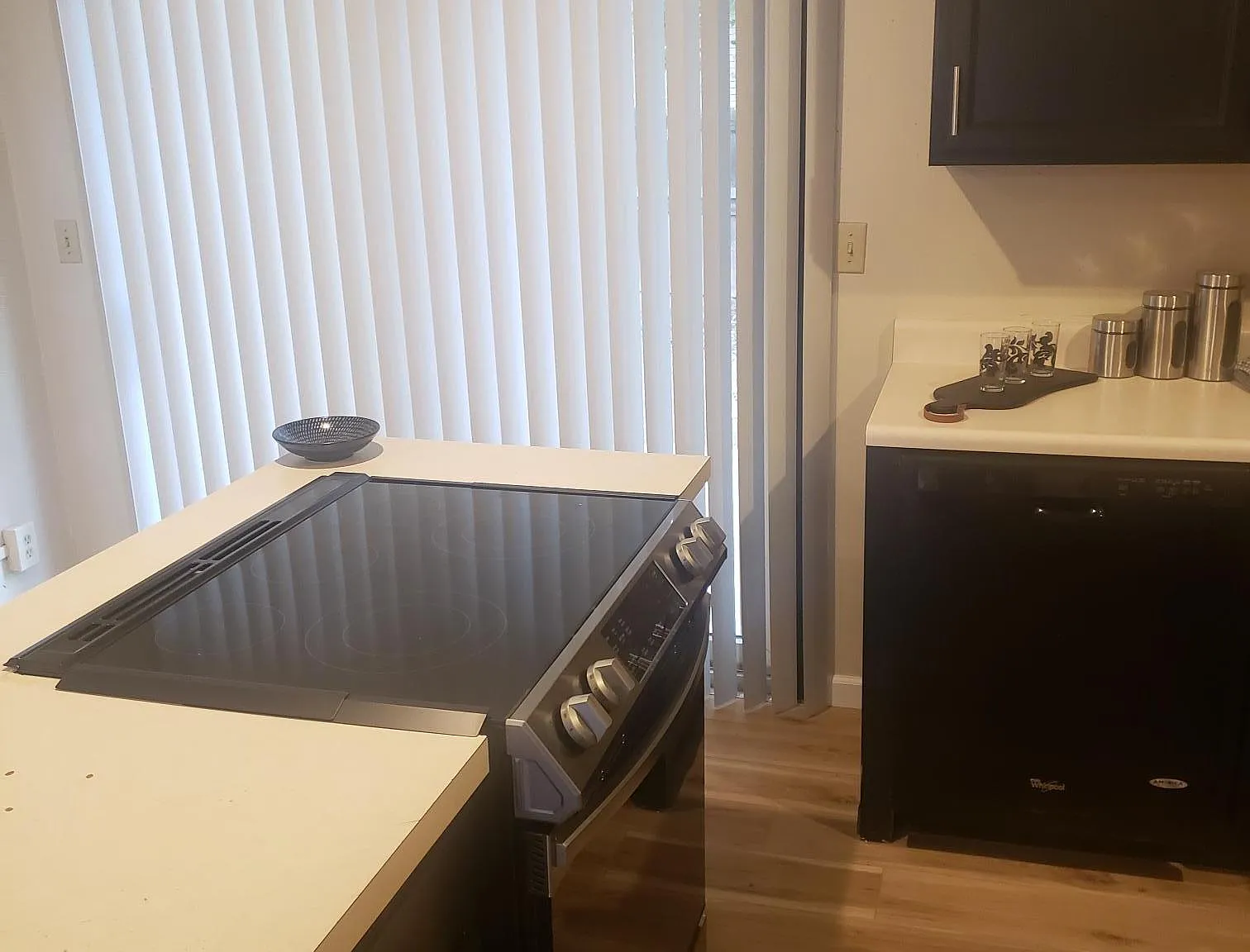 805 Plankway Dr — Photo 3