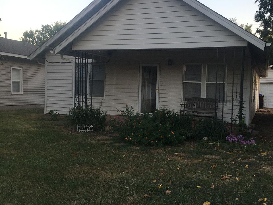 1st image of 226 E Himes St