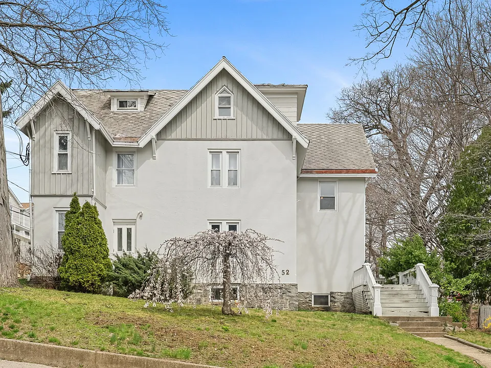 52 Highland Rd #2