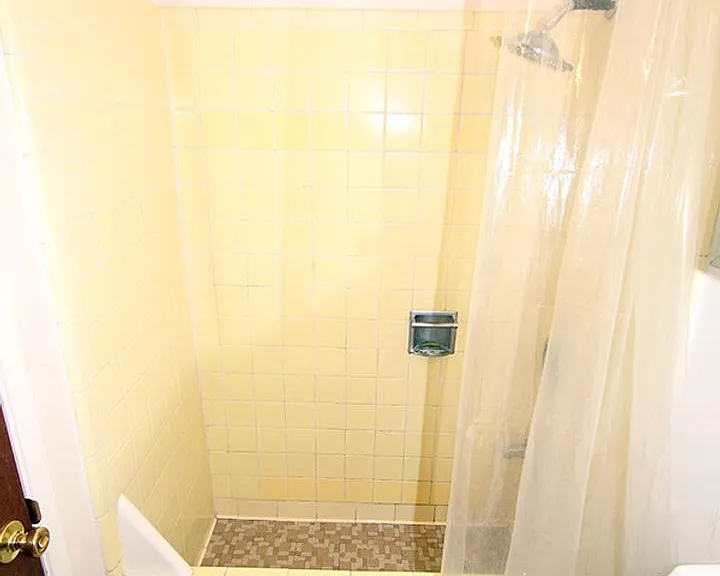 5112 Ravenna Apartments - Ravenna — Photo 7