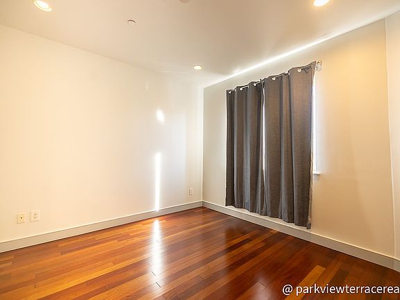 3rd image of 2113 Kings Hwy #4B