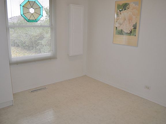 5th image of 1808 N Kennicott Ave