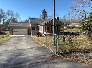 56 Elm Ln, Sparta, TN 38583