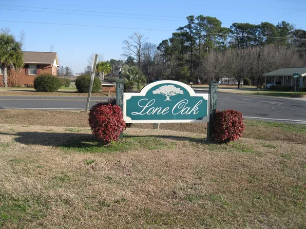 37 Concord Dr, Lumberton, NC 28358