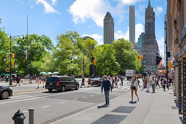 Rented by R New York | media 35