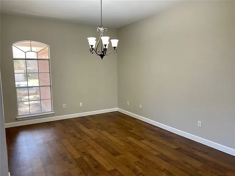 2307 Vernell Way — Photo 10
