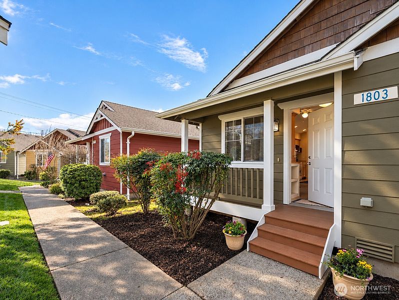 4th image of 1803 Wildflower Way