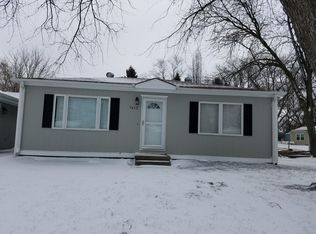 7413 S 40th St, Omaha, NE 68147
