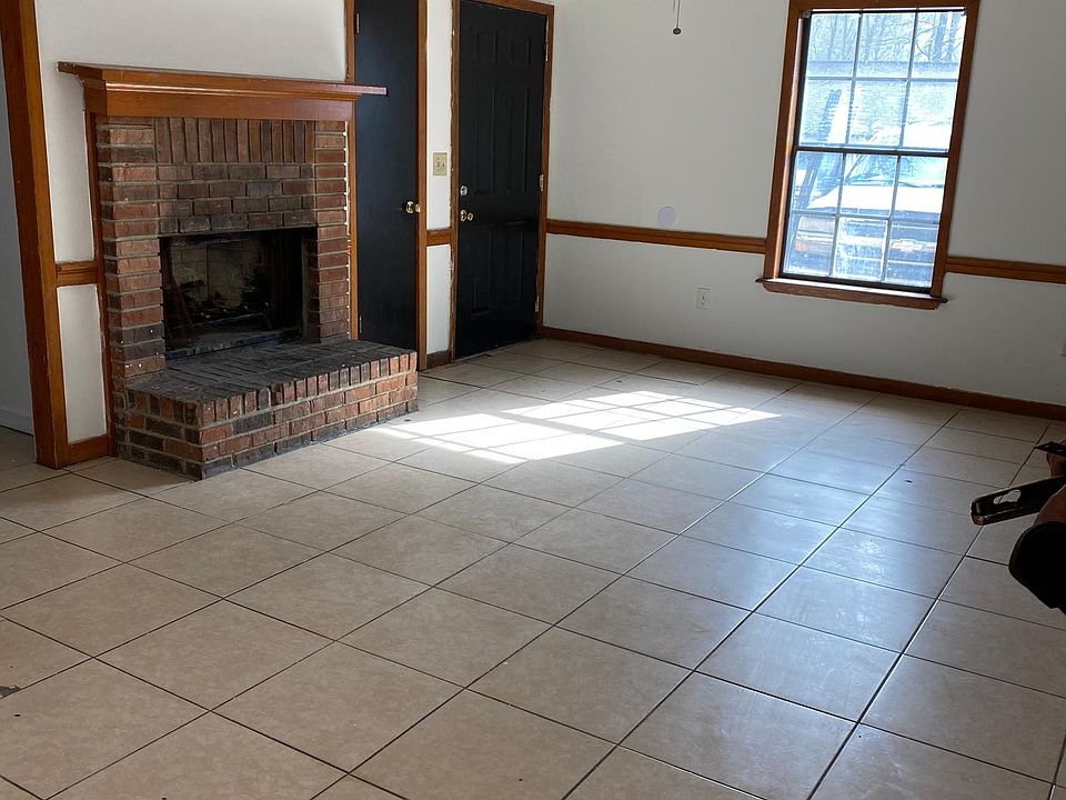 2nd image of 3 Vernon Dr #A