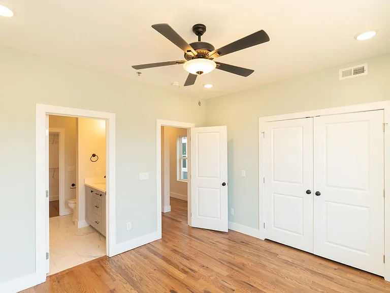 1039 Montague Pl — Photo 22