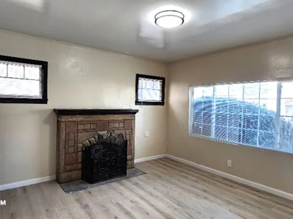 737 46th St, Oakland, CA 94609