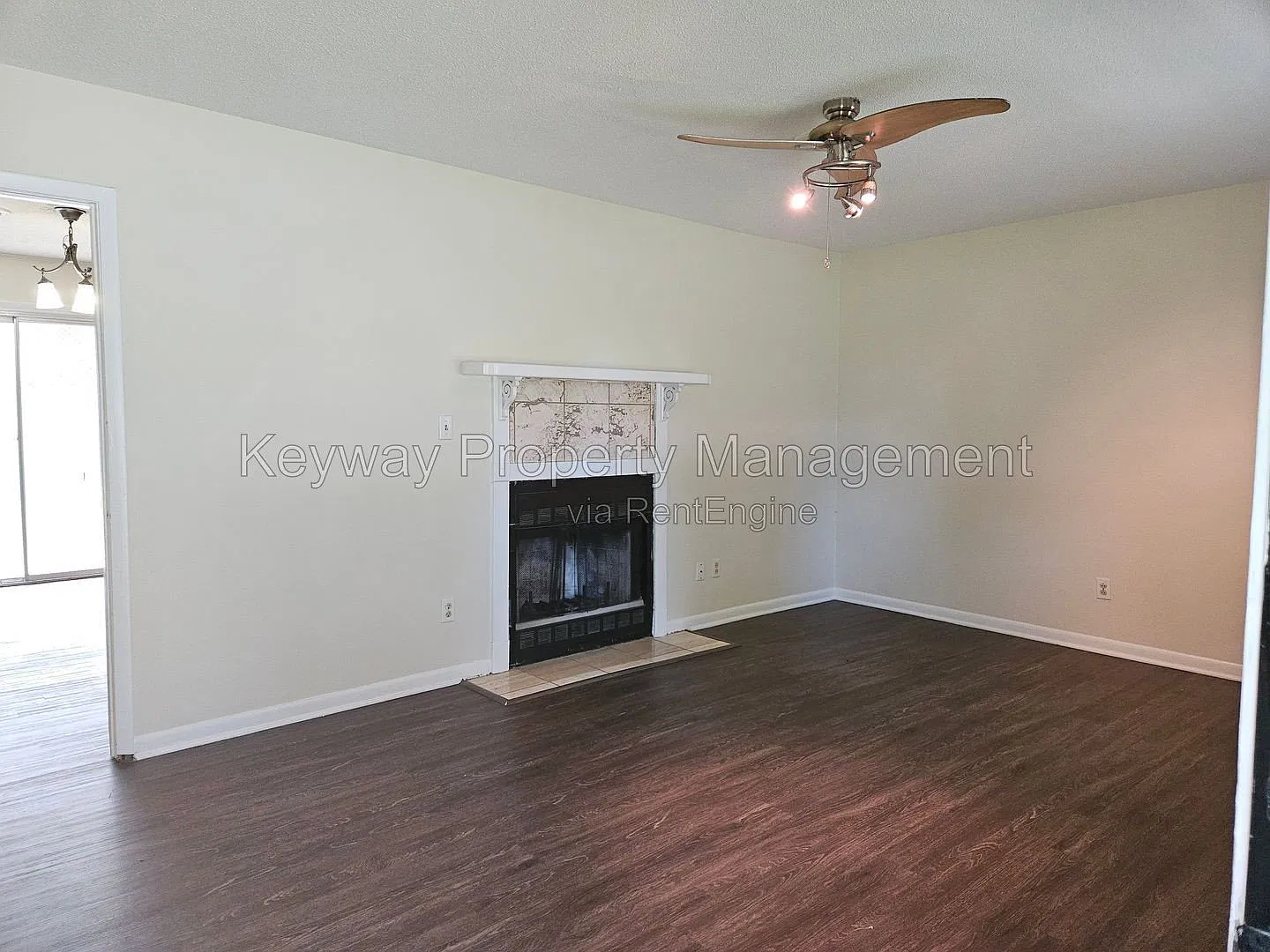 3 bed, 1.5 bath, 1260 sqft, $1,500 — Photo 2