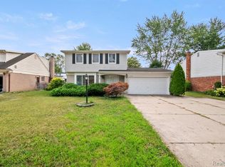 17199 W Thirteen Mile Rd, Southfield, MI 48076