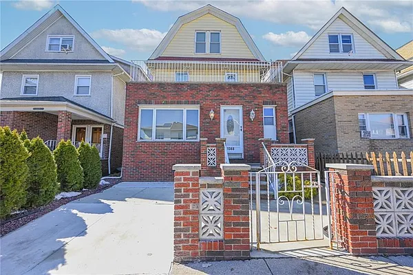 Sold by Remax Real Estate Professionals | media 1