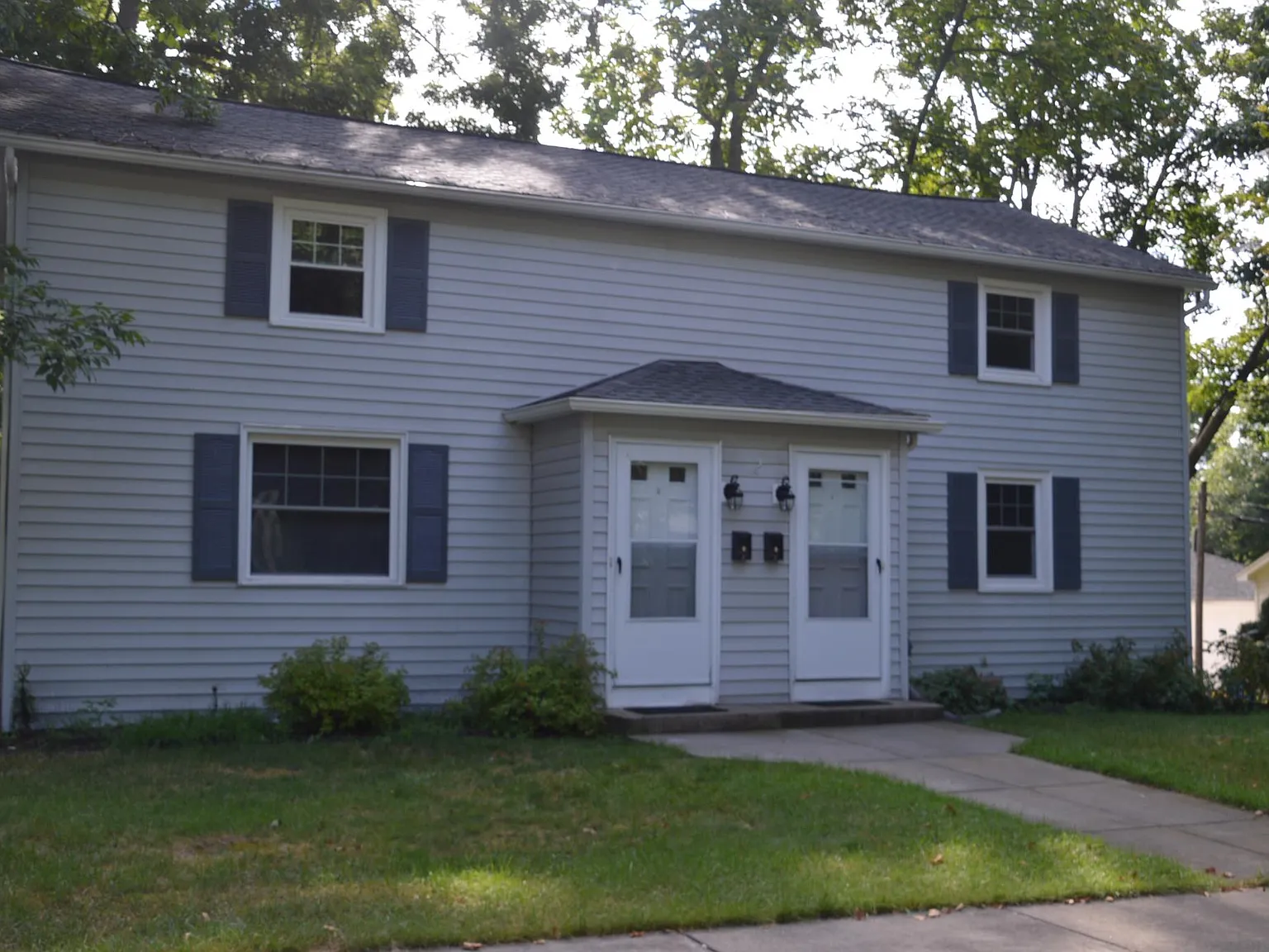 2 Green Hill Ln — Photo 1