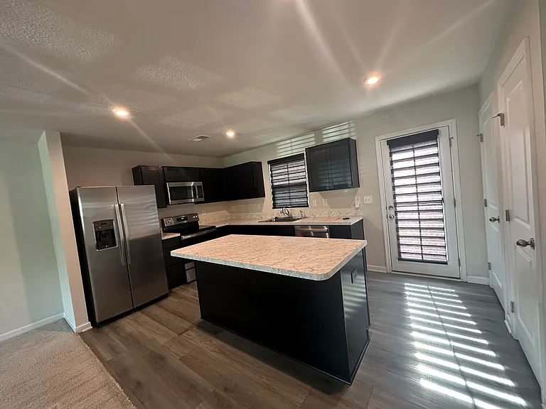 304 Forecastle St — Photo 4