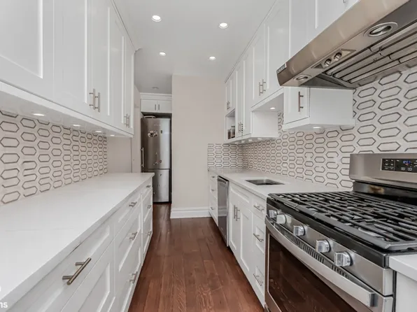 3616 Henry Hudson Parkway image 1 of 21