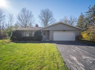 985 Holly Ridge Ct, Brookfield, WI 53045