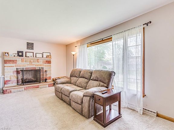 5th image of 422 Orrville Ave