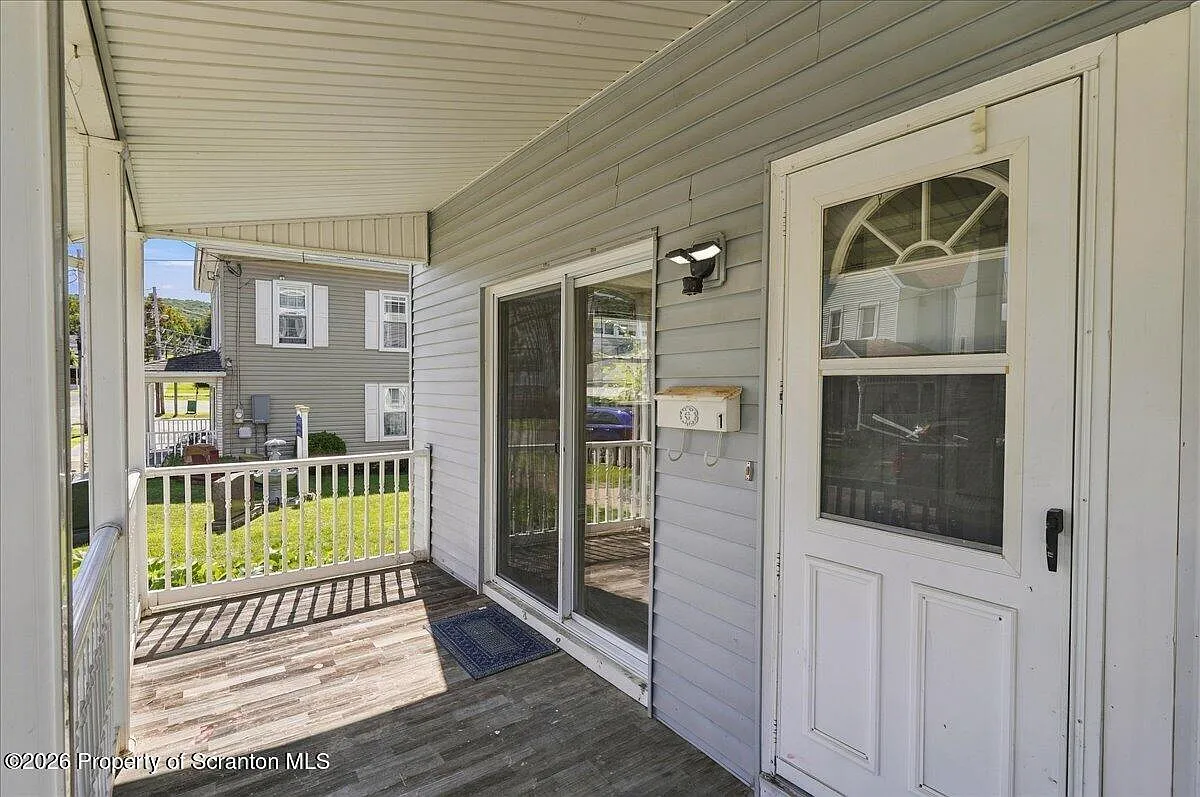 763 Jackson Ave — Photo 2