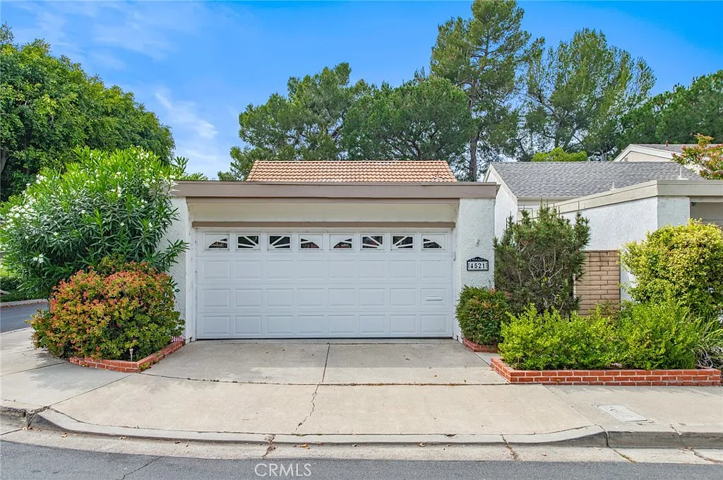3 bed, 2.5 bath, 1305 sqft, $5,000 — Photo 1