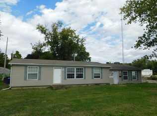 407 N Main St, Farmer City, IL