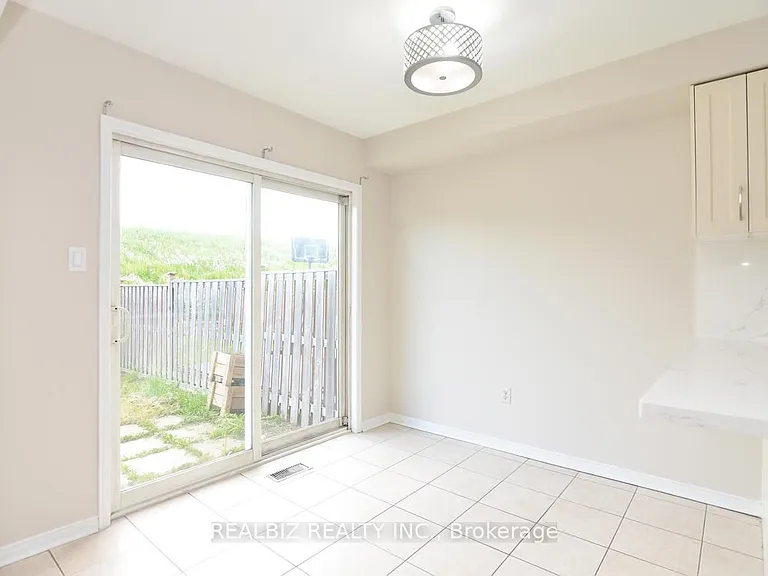 627 Caboto Trl — Photo 16