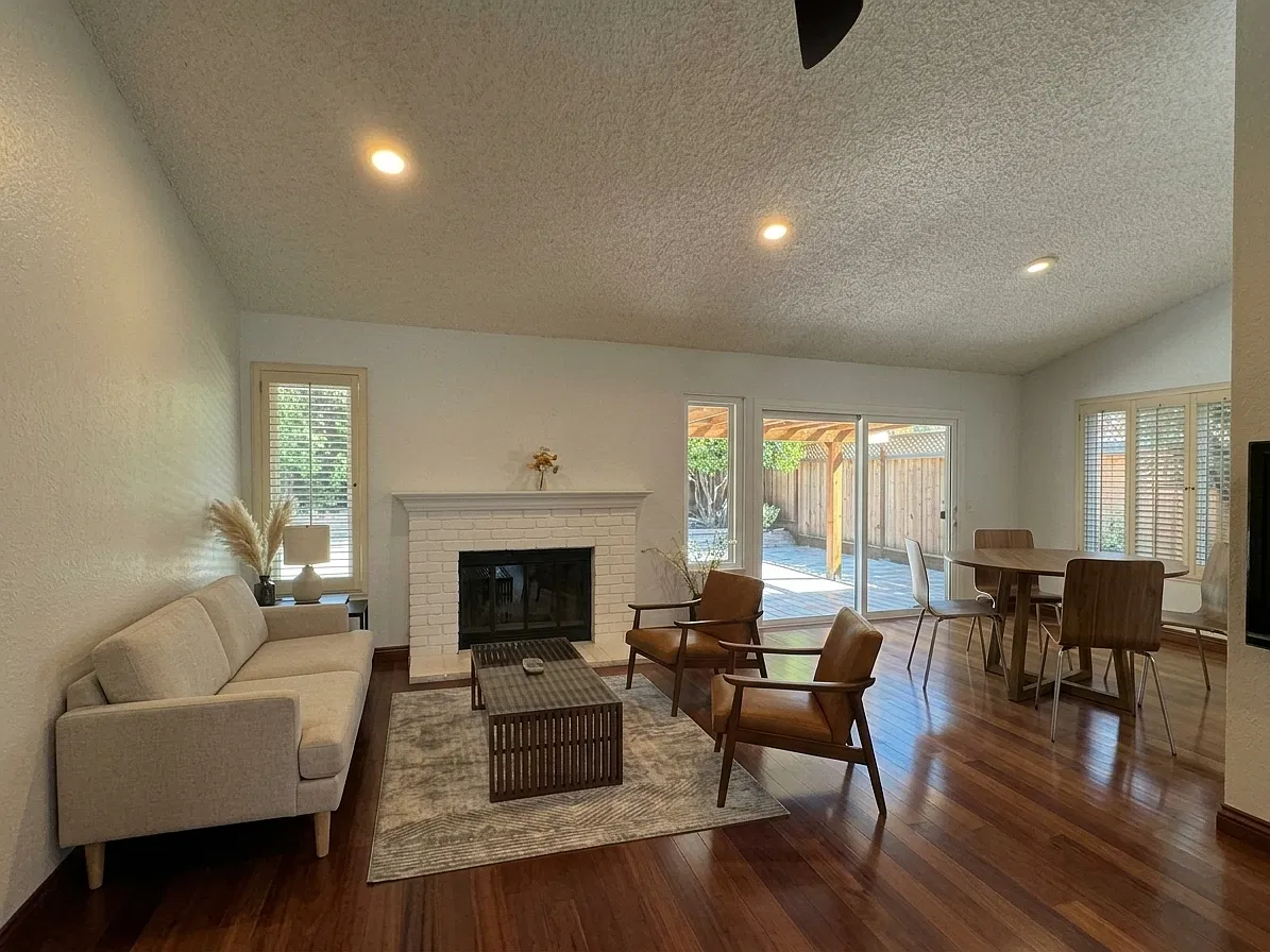 3 bed, 1336 sqft, $4,000 — Photo 3