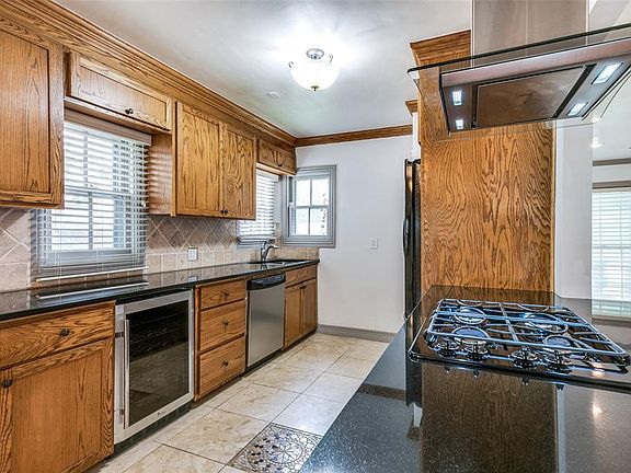 5th image of 4627 Westside Dr