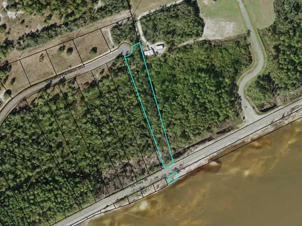 394 Gramercy Plantation Blvd, Eastpoint, FL 32328