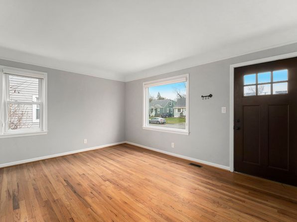 1131 Bauman Ave, Royal Oak, MI 48073