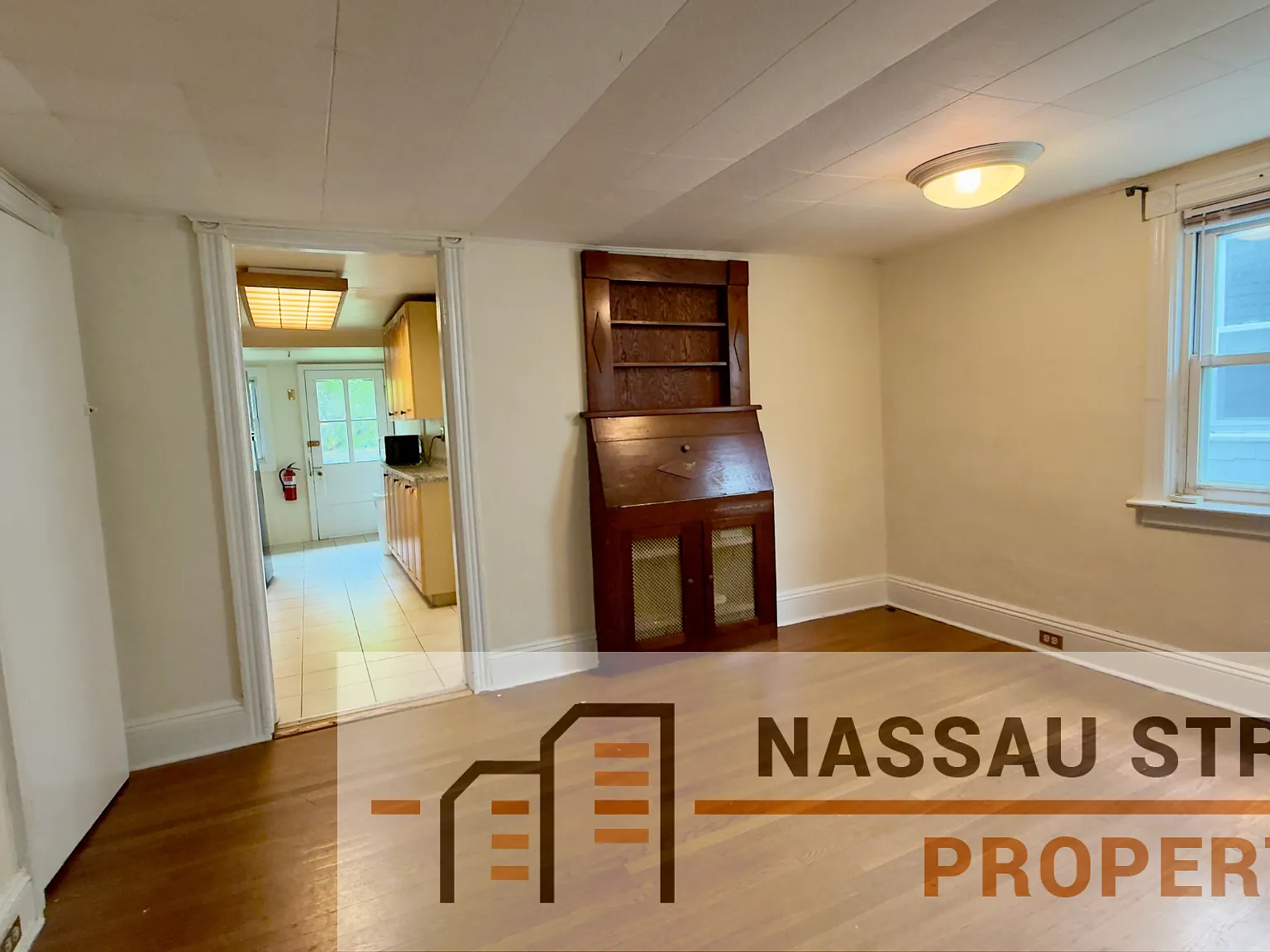 3 bed, 1390 sqft, $3,350 — Photo 3