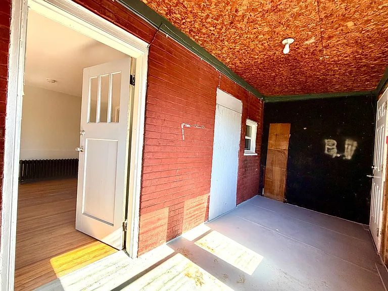 165 Summit Ave — Photo 10