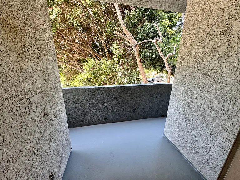 3746 Mentone Ave — Photo 10