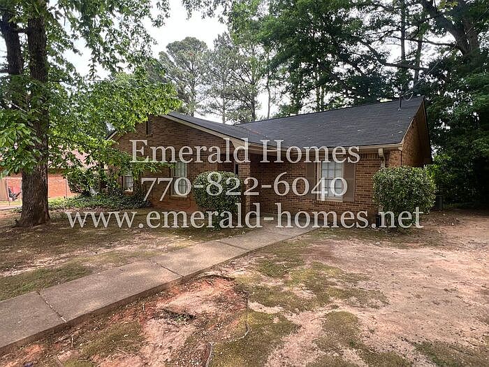 1st image of 408 Charleston Ln