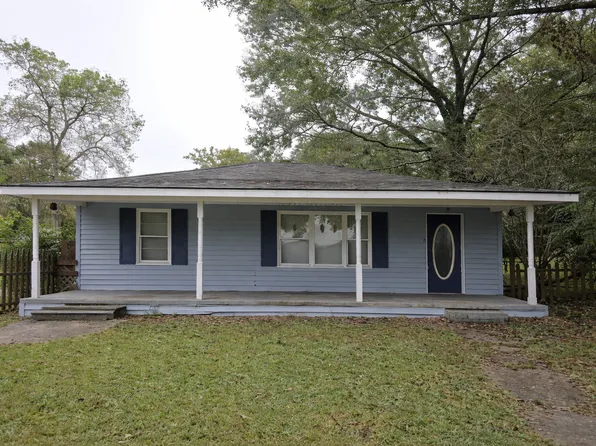 810 N Main St #A, Poplarville, MS 39470
