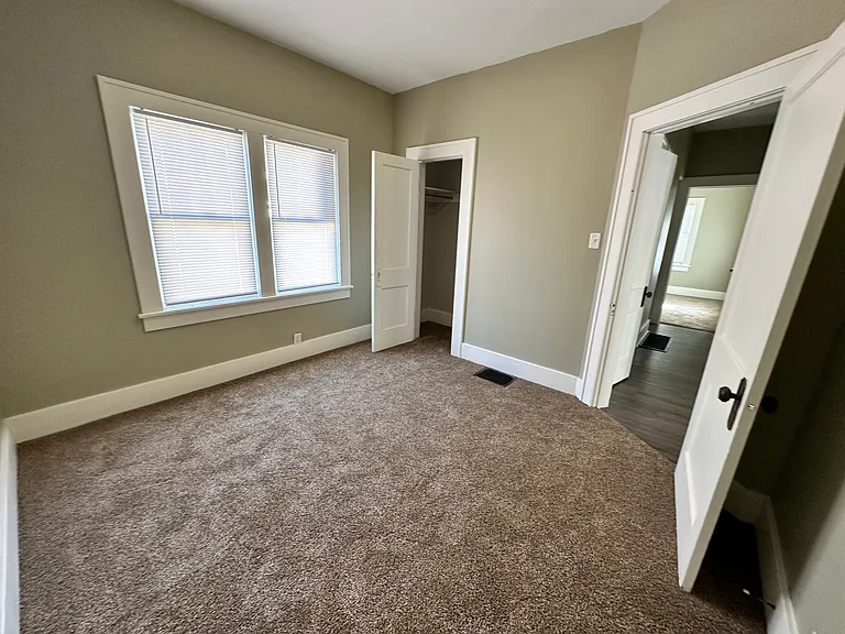 1318 S Hydraulic Ave — Photo 14
