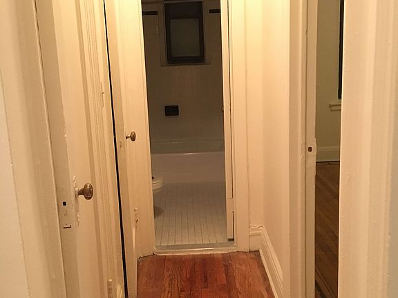 5th image of 4308 40th St APT 4E